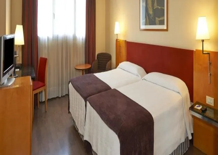 Nh Ciutat De Hotel 4*