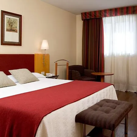 Hotel Nh Ciutat De 4*