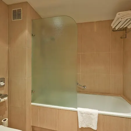 Nh Ciutat De Hotel