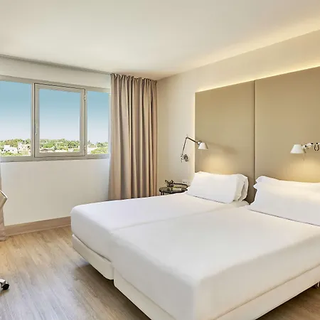 Nh Ciutat De Hotel 4*