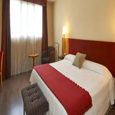 Hotel Nh Ciutat De 4*