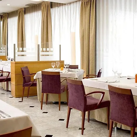 Hotel Nh Ciutat De 4*
