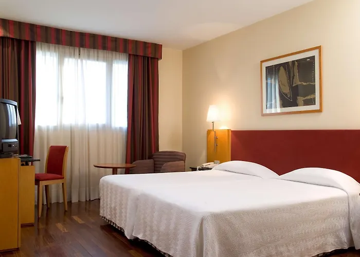 Nh Ciutat De Hotel