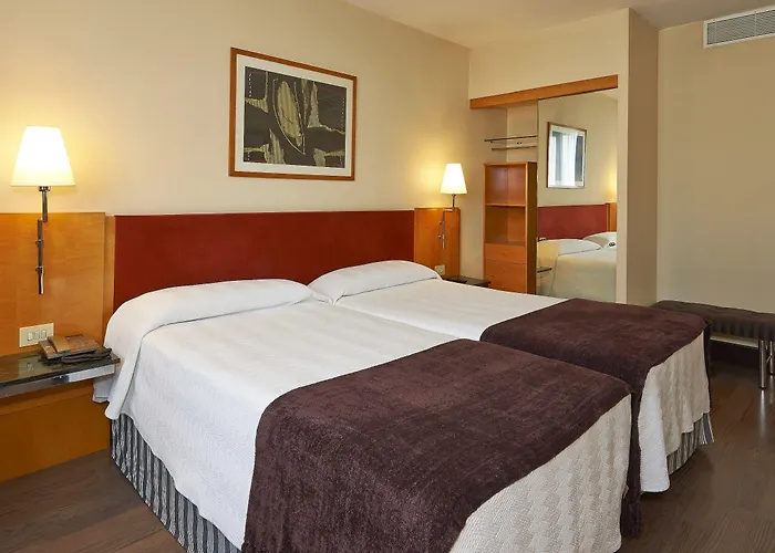 Nh Ciutat De Hotel 4*