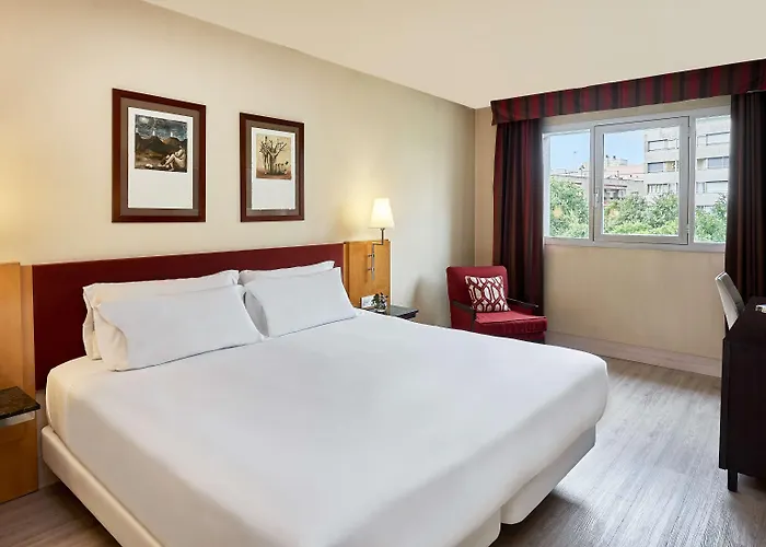 Nh Ciutat De Hotel