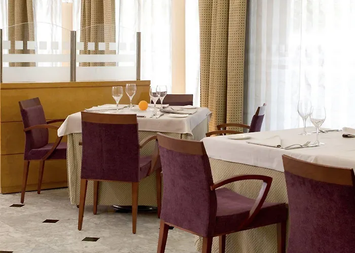 Nh Ciutat De Hotel